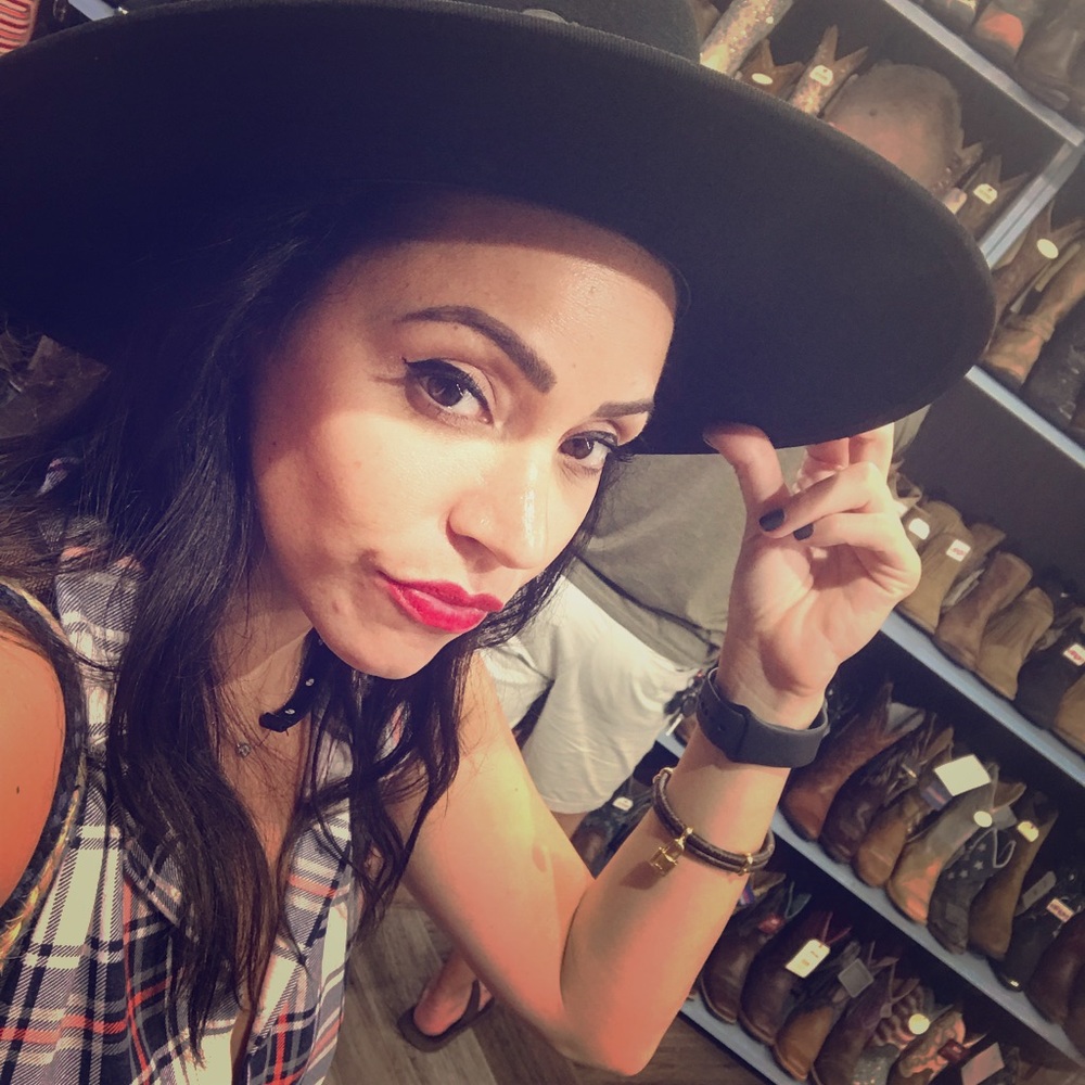 Meet your Posher, Cristina